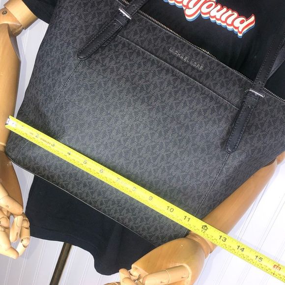 MICHAEL KORS Black Monogram Coated Canvas and Leather Shoulder Bag - Picture 13 of 17